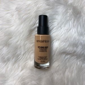 Smashbox Makeup - NWT Smashbox Studio Skin Foundation Smashbox Makeup - NWT Smashbox Studio Skin Foundation